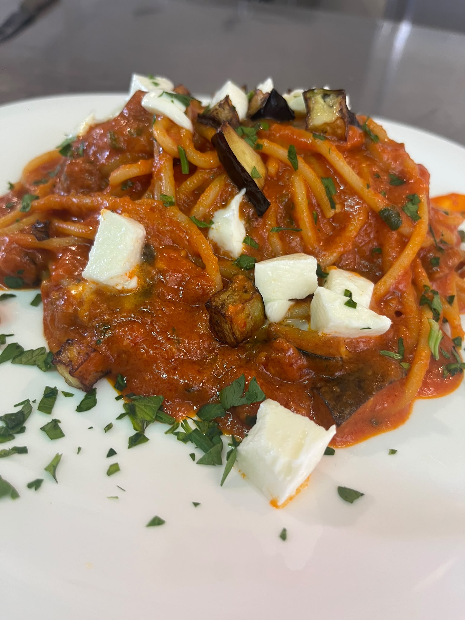 Pasta alla Norma con melanzane e fior di latte
